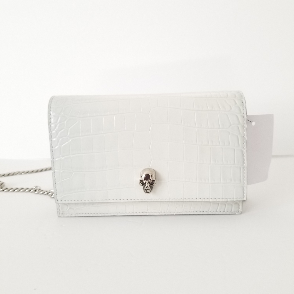 Alexander McQueen Skull Croc-Embossed Leather Chain Crossbody Light Gray - Picture 8 of 12